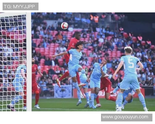 足总杯激战曼城与巴萨鏖战至平局点球大战成焦点引发转会热议